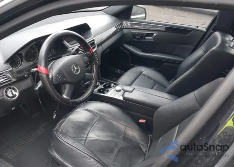 2011 Mercedes-Benz E 350 z USA, uszkodzony, nr VIN WDDHF5GB5BA311111